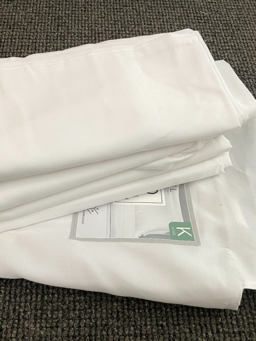 Never Used New 4 King Size Pillow CASES Hotel Signature 400 Thread Count White